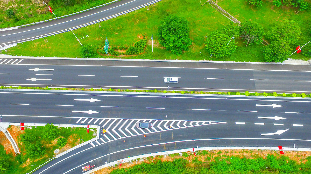 对车辆的换道模型输出进行合理性约束的方法