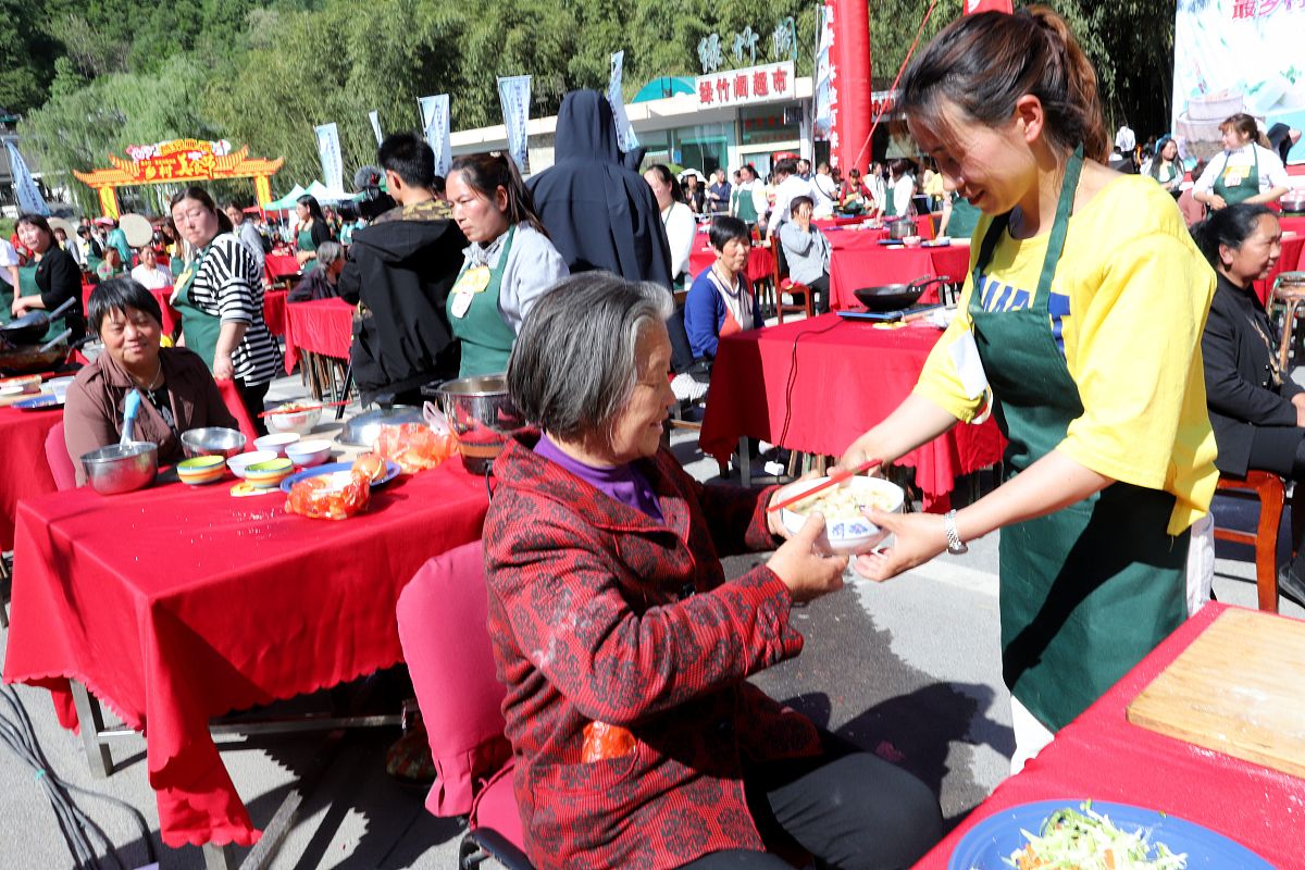 中秋节农村社区趣味活动策划：丰富多彩，热闹非凡