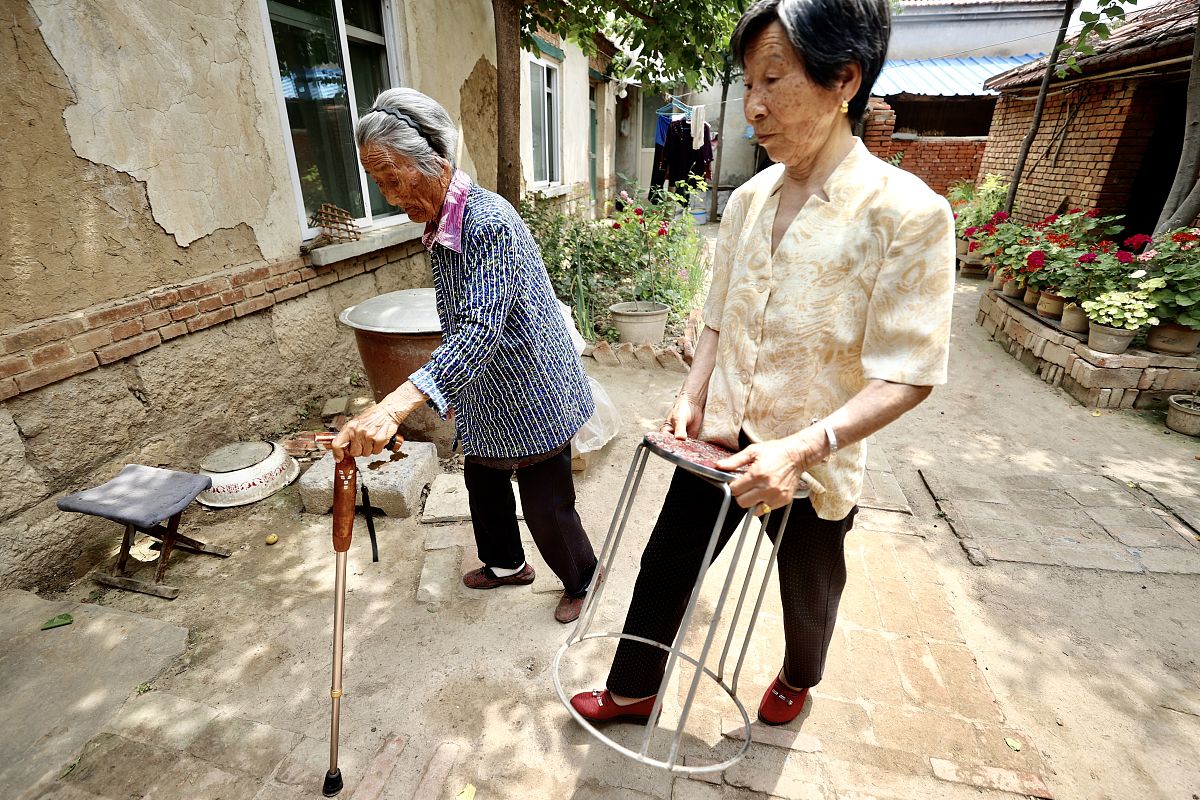 外婆的针线：节俭与温暖的传承