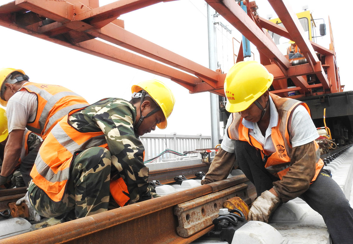 从他人事故中汲取教训：一位接触网作业车司机的安全反思