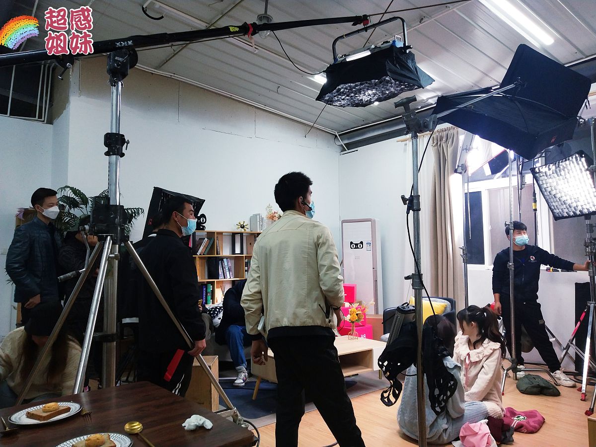 目前能想到的就是从零学XX 例如从零学吹萨克斯，从零学快板，从零学把脉。目前还没有任何拍摄思路。