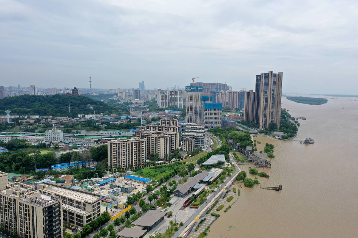 2020年7月12日,南京,长江下关段全面超警戒水位.