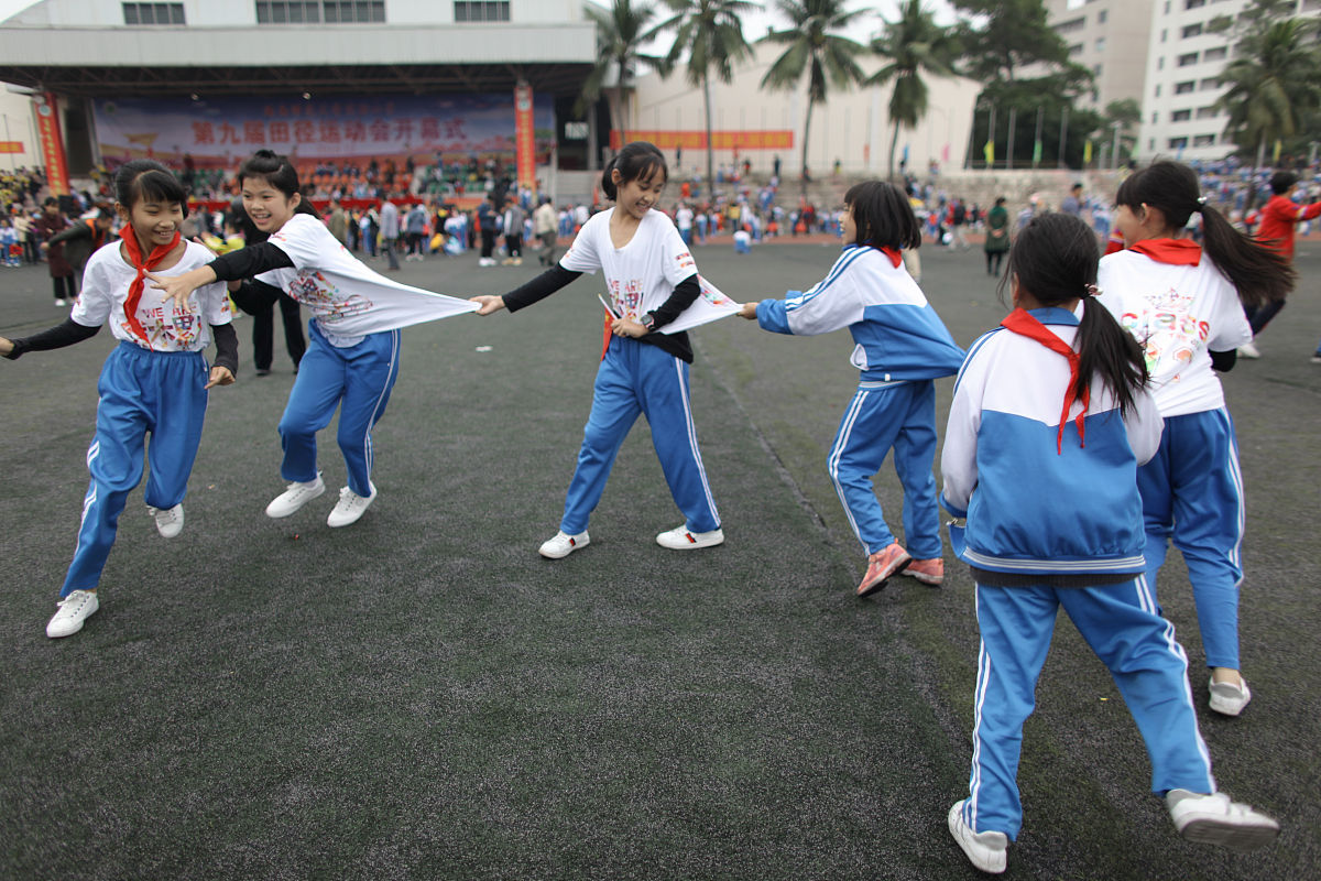 2018年12月16日,海口.海南师范附属小学,参加运动会的小学生.