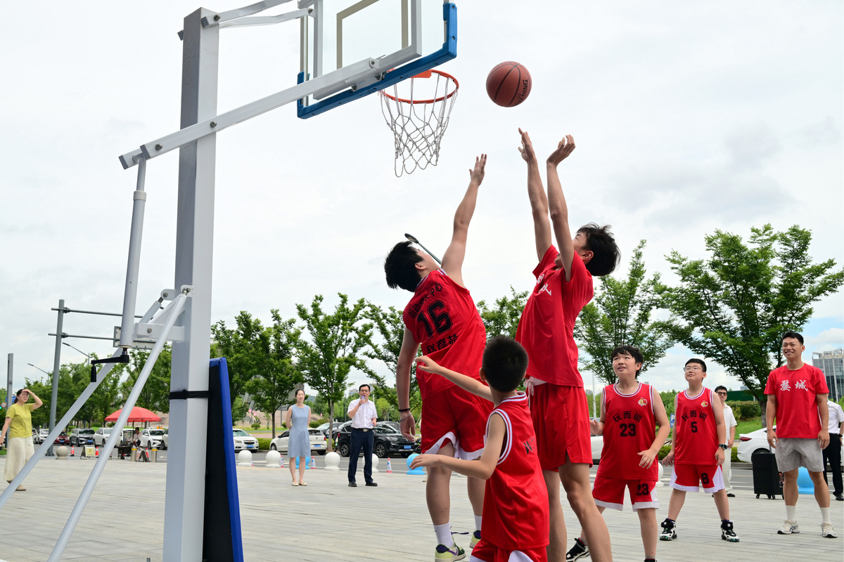 社区志愿篮球队5000字团队实践报告