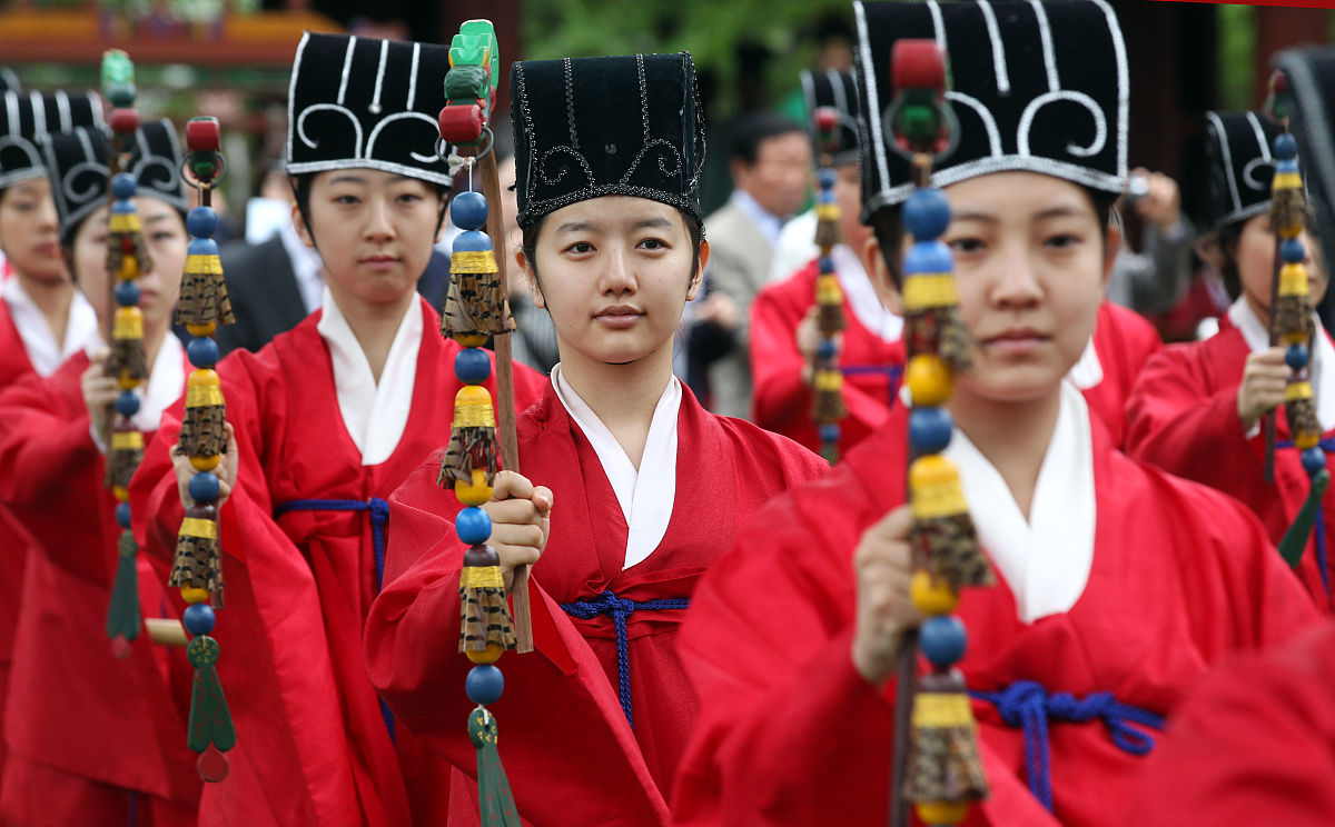 2011年5月11日,韩国成均馆在大成殿举行春季释奠大祭.作为第85号重要