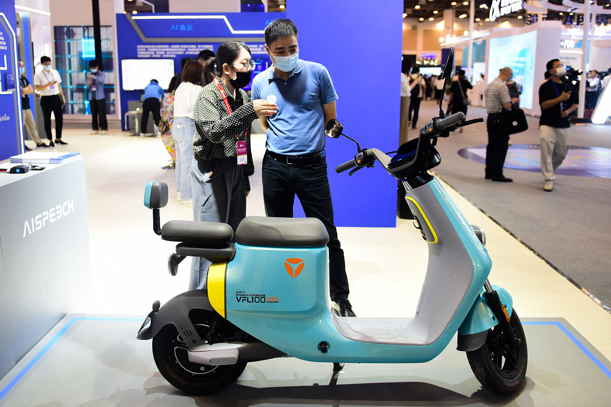 根据以下资料写一篇全新稿件。需要全新标题正文不少于1500字。原稿如下暴雪总裁澄清：《暗黑4》开发者没有使用AI美术时间：2023-05-13 213049来源：pslifestyle作者：3DM编译编辑：豆角18最近暴雪提交了一个新专利——基于机器学习的2D结构化图像生成该专利引发了一些人对AI技术的担忧。暴雪总裁澄清：《暗黑4》开发者没有使用AI美术该专利被某些人断章取义以为《暗黑4》开发者将