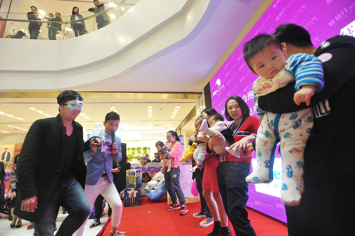 商场活动促进亲子交流的意义：增进亲子互动和共同成长