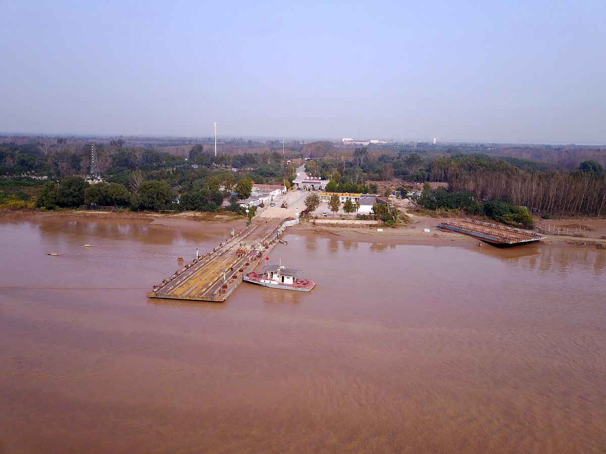 2021年10月24日,黄河济南段泺口水文站的流量消退,前一段时间被大水淹