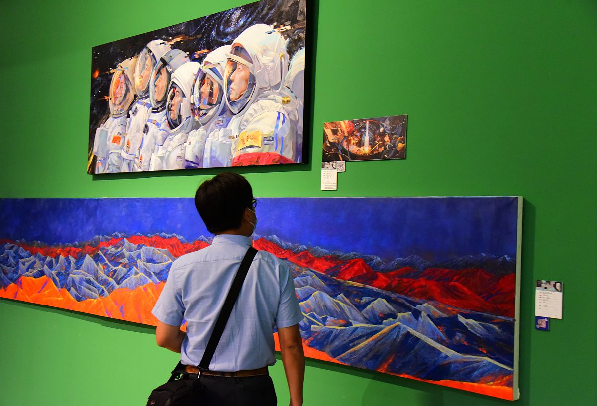 探索深蓝之境：解码美术学院毕业展蓝色主题