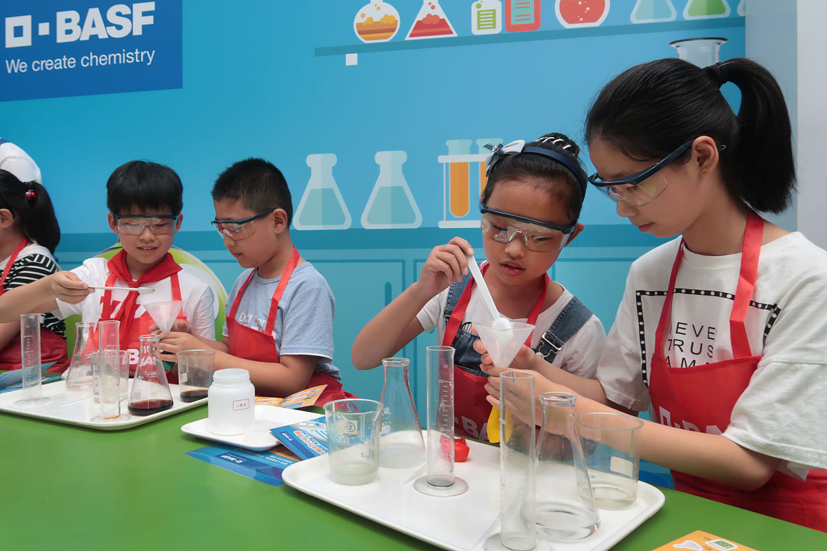 幼儿双语科学课结课语：科学小能手与小朋友们的精彩旅程