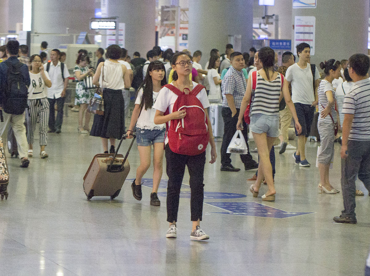 成都铁路运输线学校：高薪就业，未来可期！