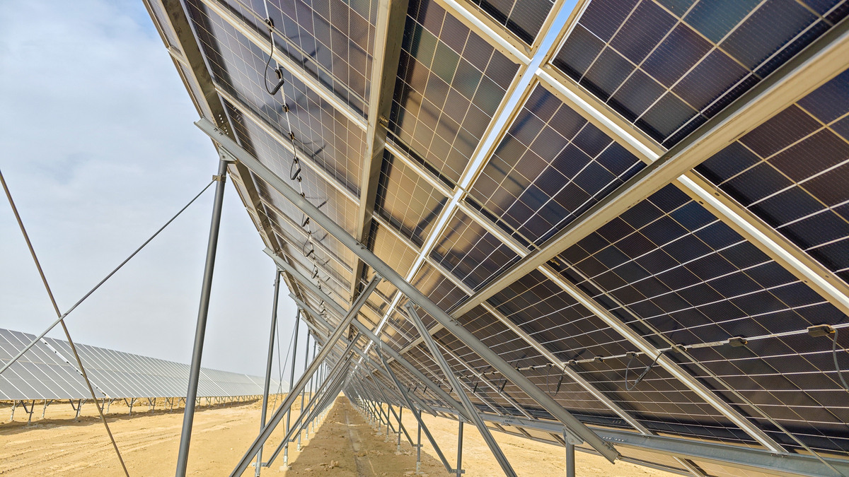 我需要根据汇报材料的素材写一篇关于新技术、新产品市场需求情况的汇报材料主要分为两个板块一、产品、业务发展方向；二、新产品、新技术市场需求情况。以下是汇报材料的素材一、产品、业务发展方向能源是国民经济稳定发展与民生社会长治久安的重要物质基础建设清洁低碳、安全高效的现代能源体系是我国能源体系建设的未来方向。习近平总书记在气候雄心峰会上提出到2030年我国非化石能源占一次能源消费比重将达到25左右风电、