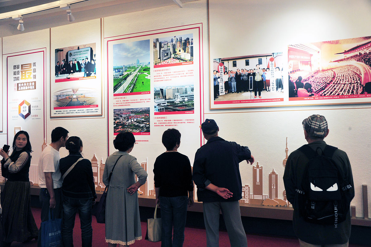 关于进一步活跃大学生校园文化生活以实践教育为抓手促进学生德智体美劳全面发展完善社会实践+党团建设育人模式。更好结合社会需求培育新商科背景下的时代专业技术人才。不断拓宽学生就业渠道鼓励大学生积极参与我为家乡代言——‘一院一品’特色活动开展直播大赛学生代表发言稿