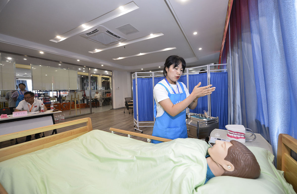 学习护理专业的优势：职业发展、技能提升与个人成长