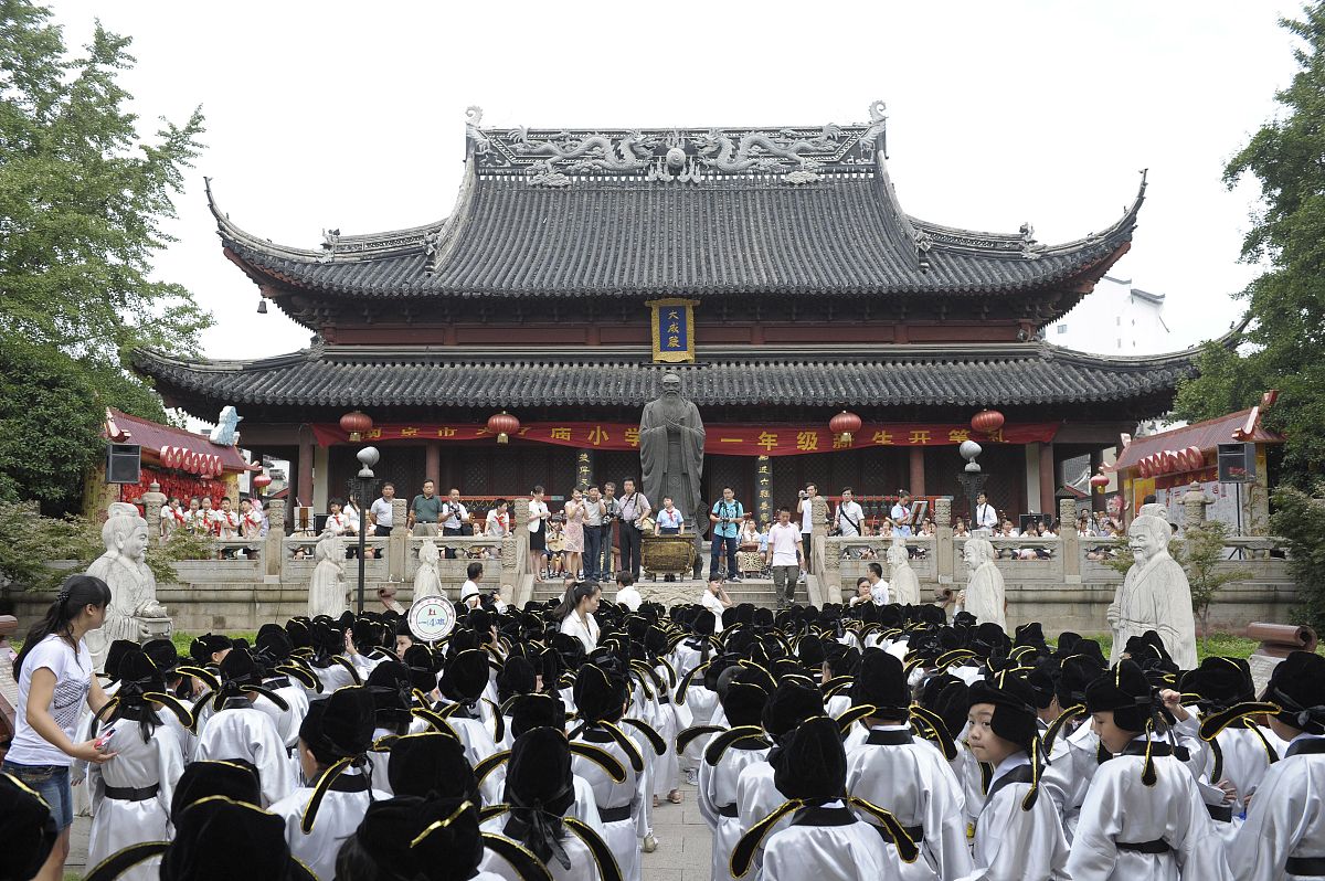 西安瑞联技术学校旅游服务与管理酒店管理有前途吗？需满足哪些招生条件