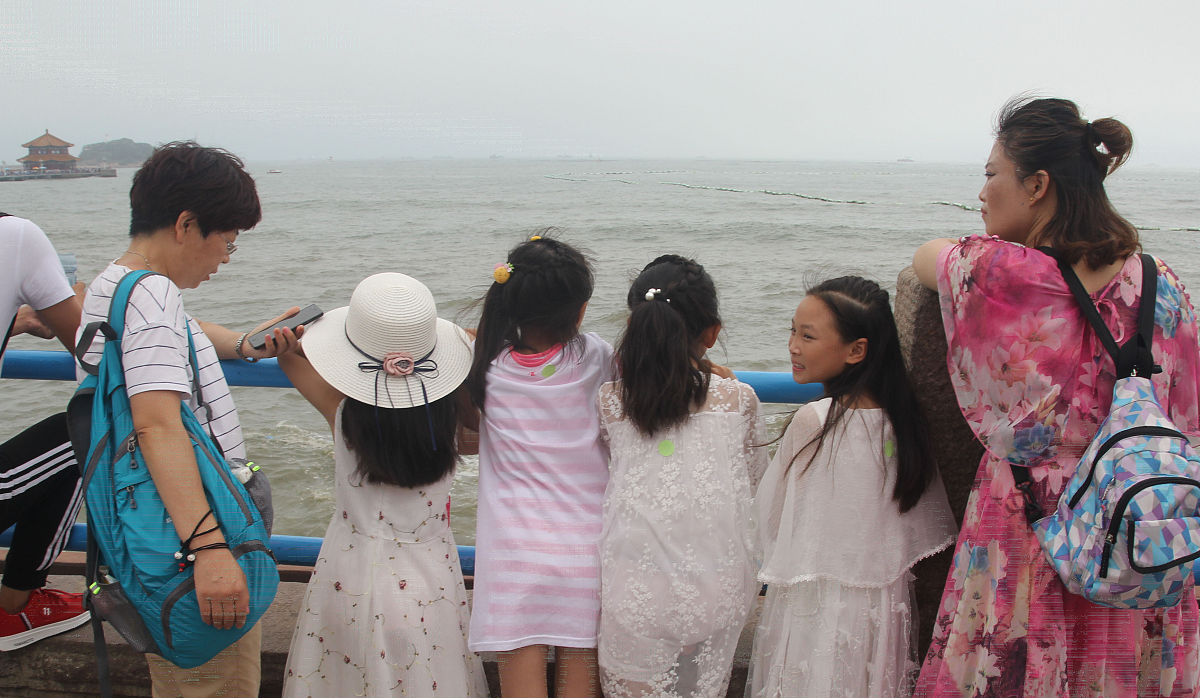 涠洲岛鳄鱼山景区讲解员工作内容：室内室外都有！