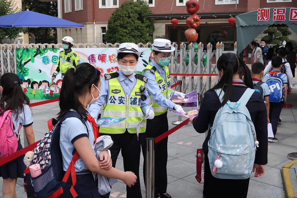 2023年文明交通宣传教育活动方案1000字左右包括导语活动目的活动内容活动安排领导小组活动原则