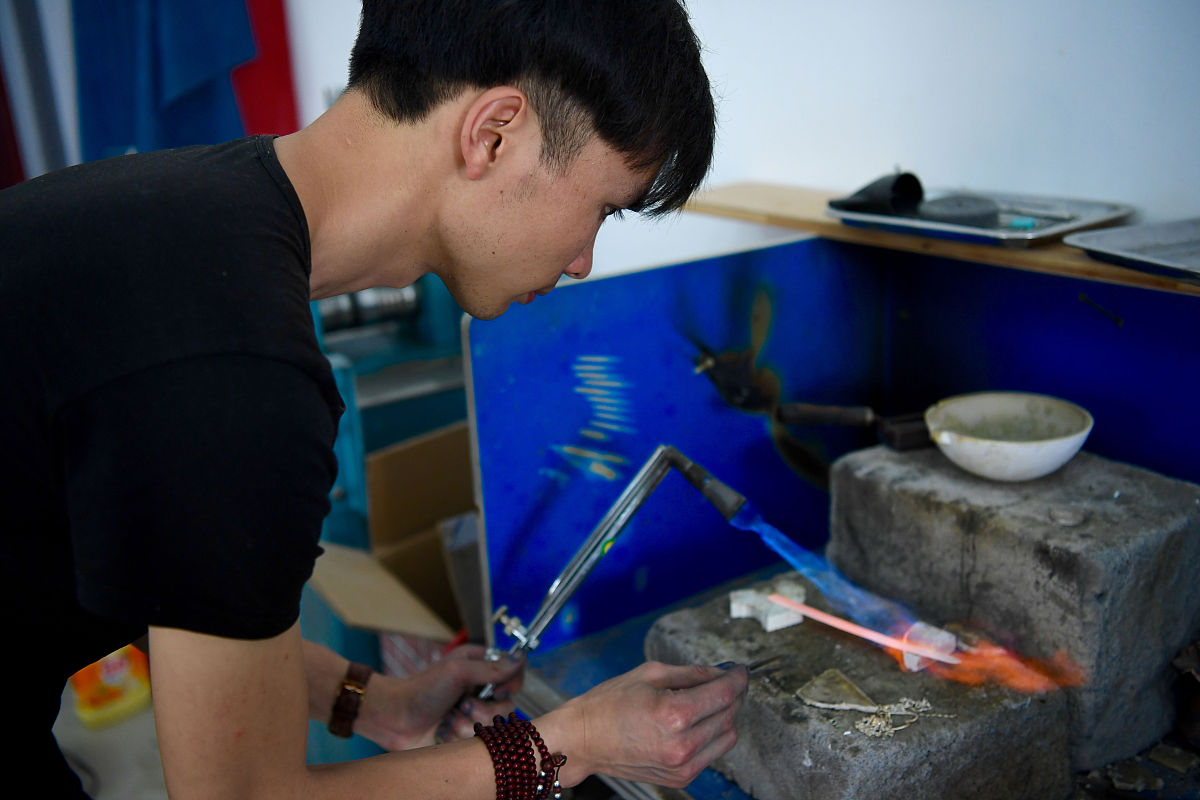 黔南民族职业技术学院中职部2021年招生对象是什么_招初中生吗