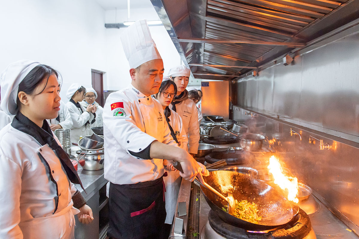 黔南民族卫校中餐烹饪专业涉及哪些课程