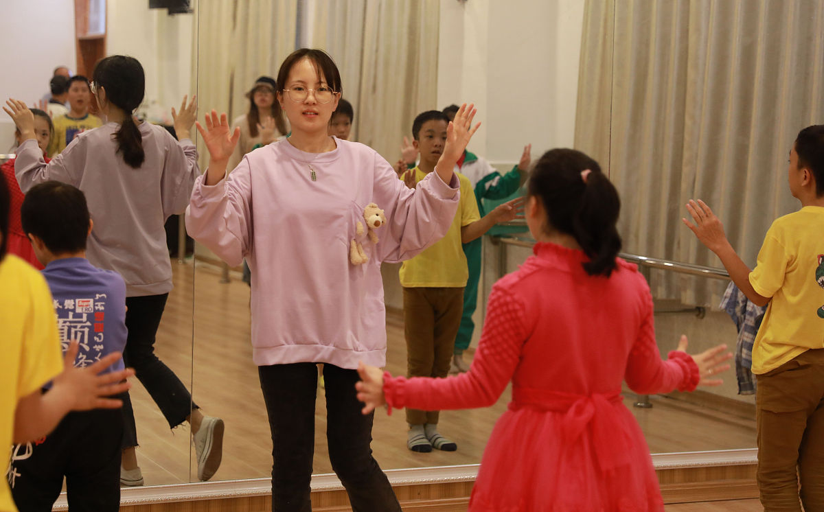 太原聋人学校化妆专业怎么样？- 特色教学、师资力量和高就业率