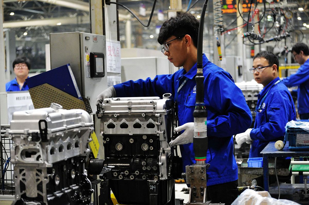 现在我是一名汽车制造企业的生产主管以此写一些关于我的成就导向自评一百字报告