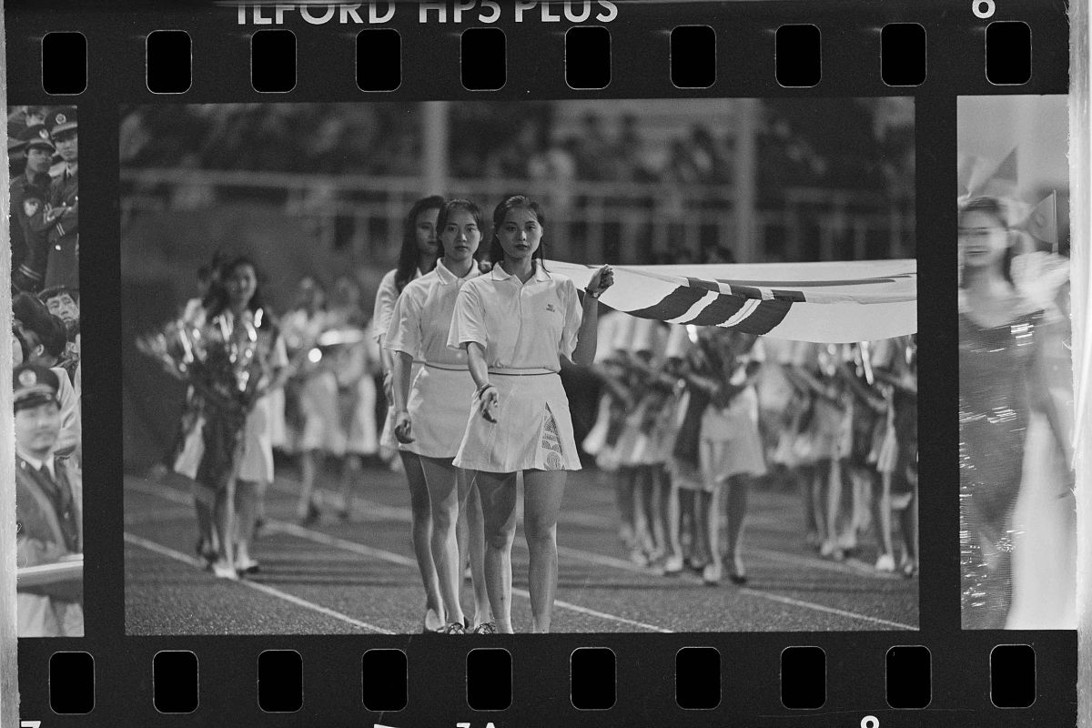 1994年,香港明星足球队来宁,礼仪小姐.