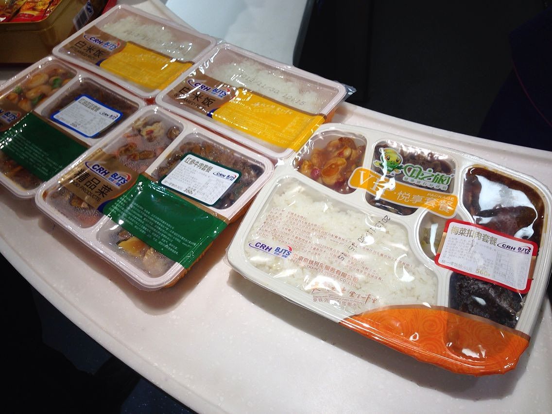 宇航员太空饮食：他们在太空中吃什么？
