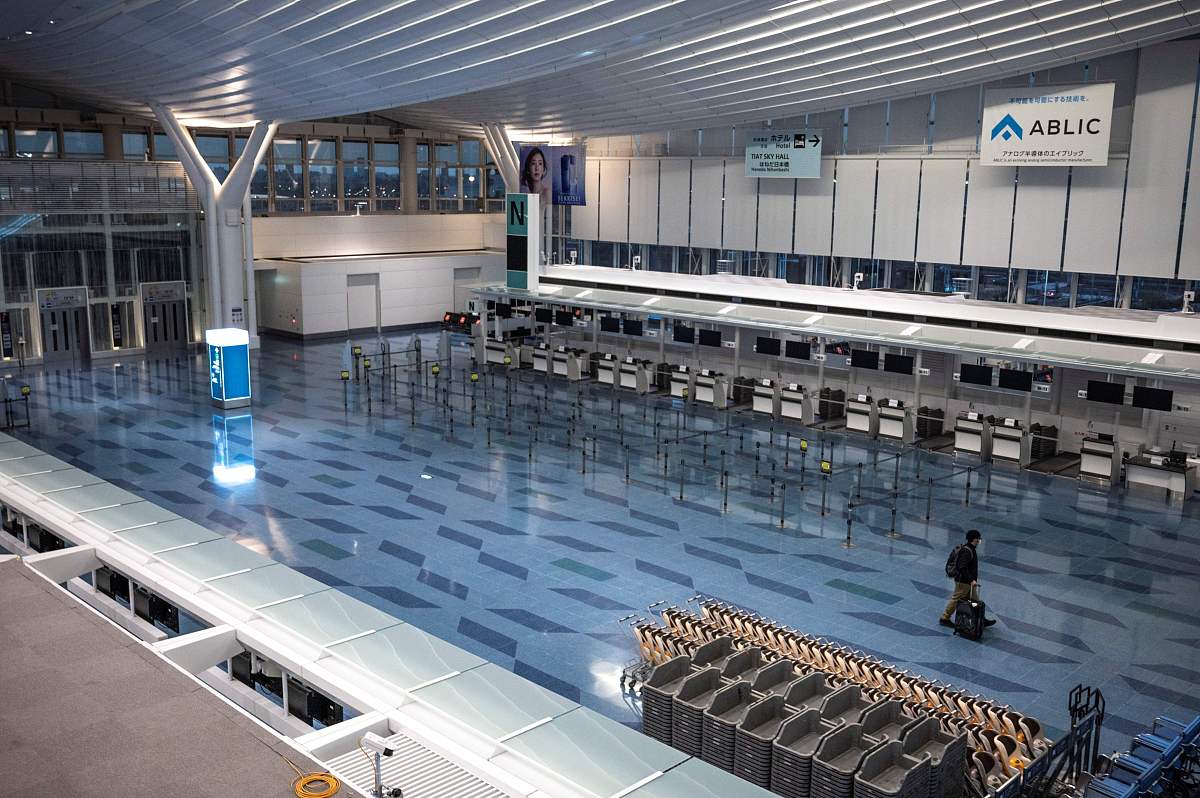 阐述：上海机场应当如何提升营运管理效率：一是建立跨部门营运管理机制；二是协调推进多流程业务模块化、集成化；三是进一步提升营运管理信息化支撑要求：800字阐述要详细要有数据说明、流程图、结构图等