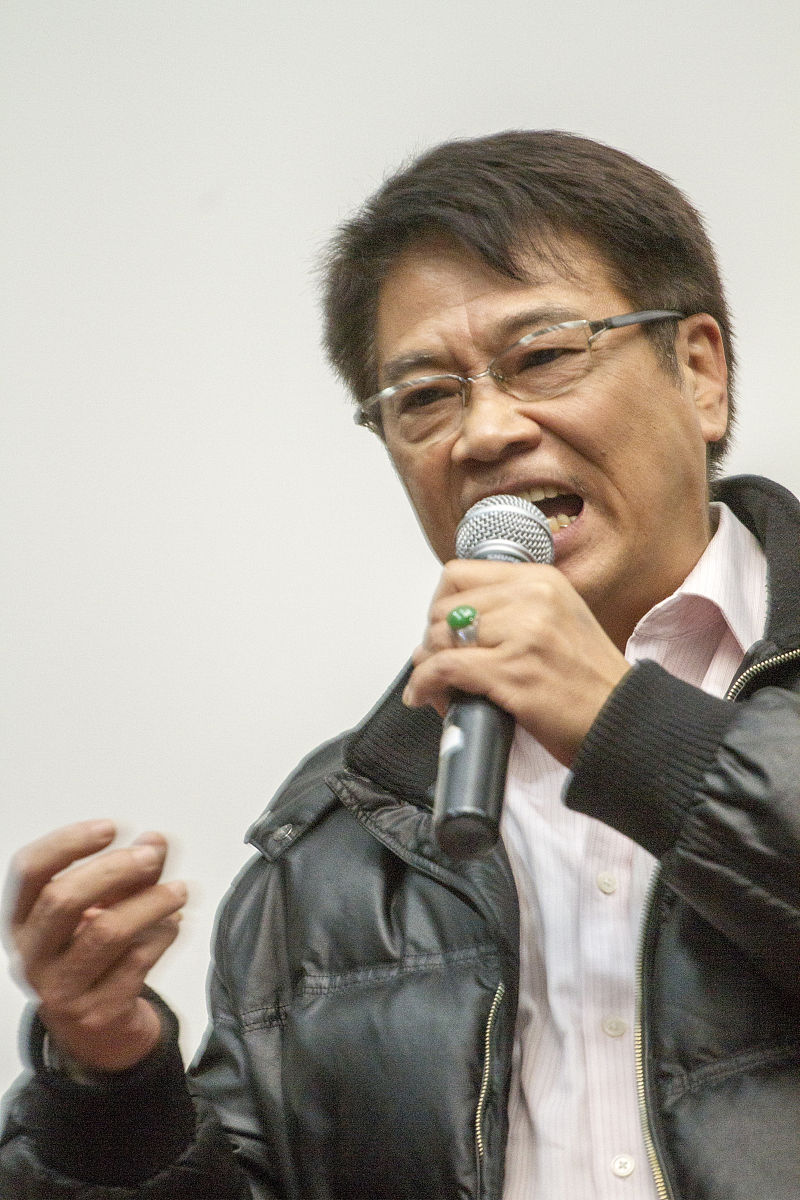 请用无厘头手法描述一下没钱的日子不少于800字