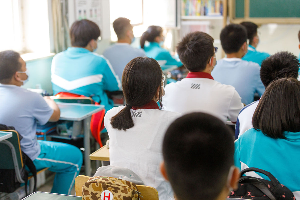 学生在学校可以问哪些教学和后勤问题？