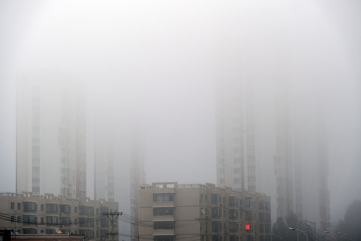 大雾形成的原因：温度、湿度、地形等因素