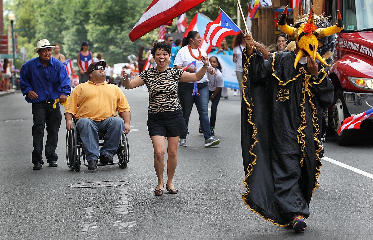 当地时间2013年7月28日,美国波士顿,美国"波多黎各日大游行"在第五大