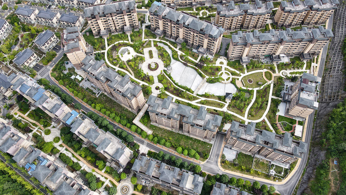 南京云锦美地小区基地文脉分析：开发商背景、配套设施、建筑设计等