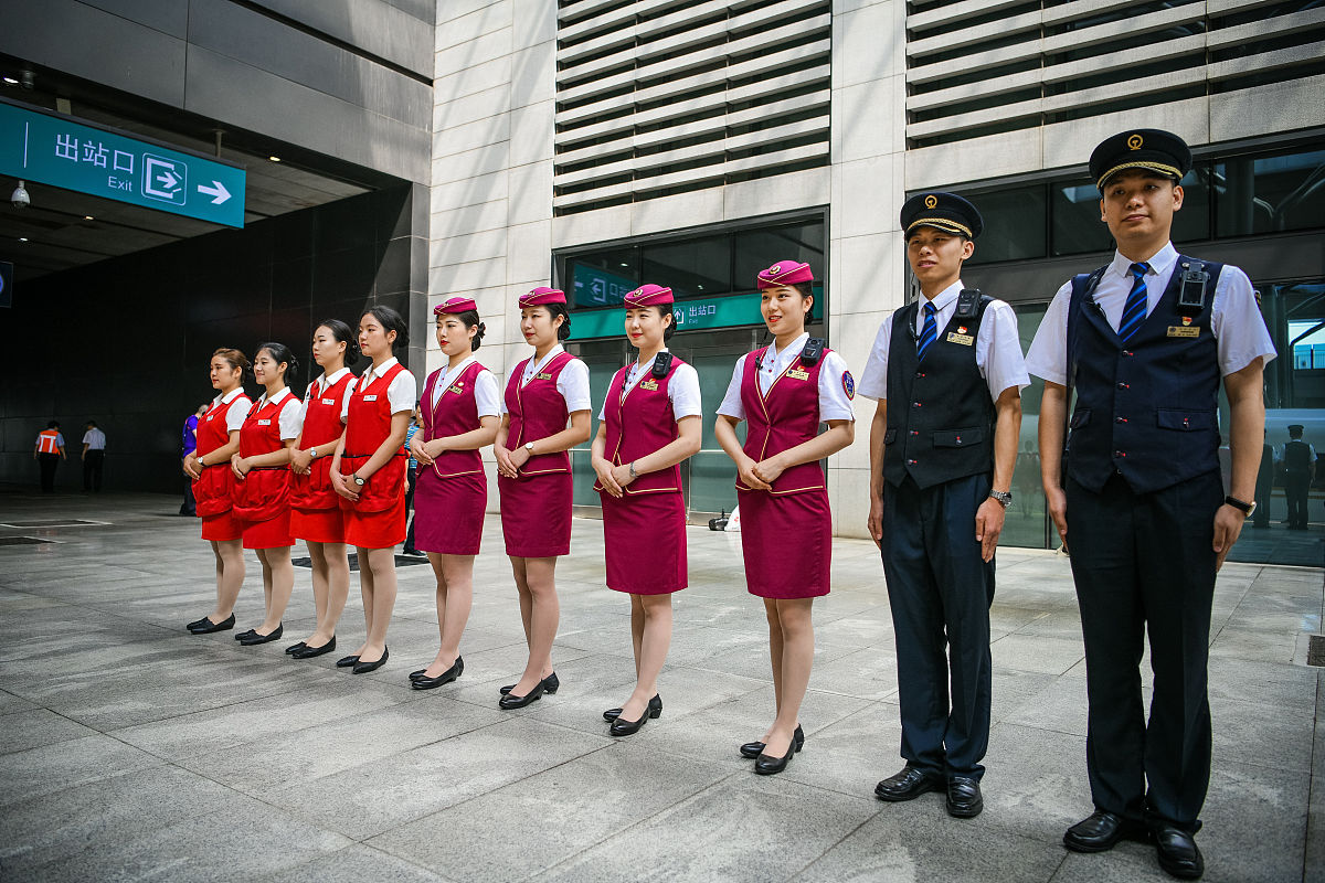 贵州轻轨学校详说高铁服务与管理