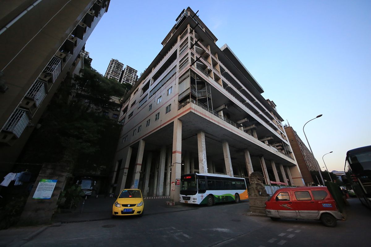 重庆龙门浩职中建筑巡游动画专业招生 | 展现动画才华，开启未来梦想