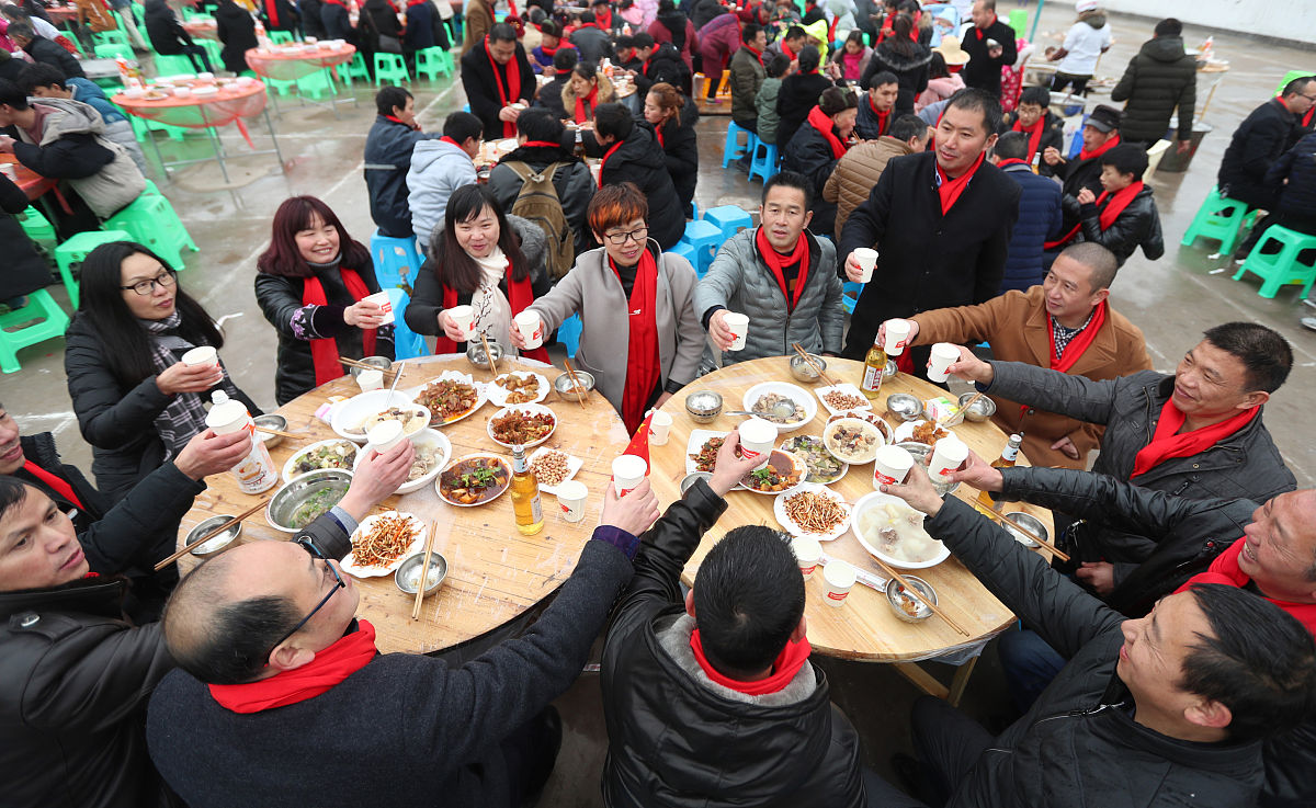 中秋国庆双节聚餐通知 - 凝聚团队，共度佳节