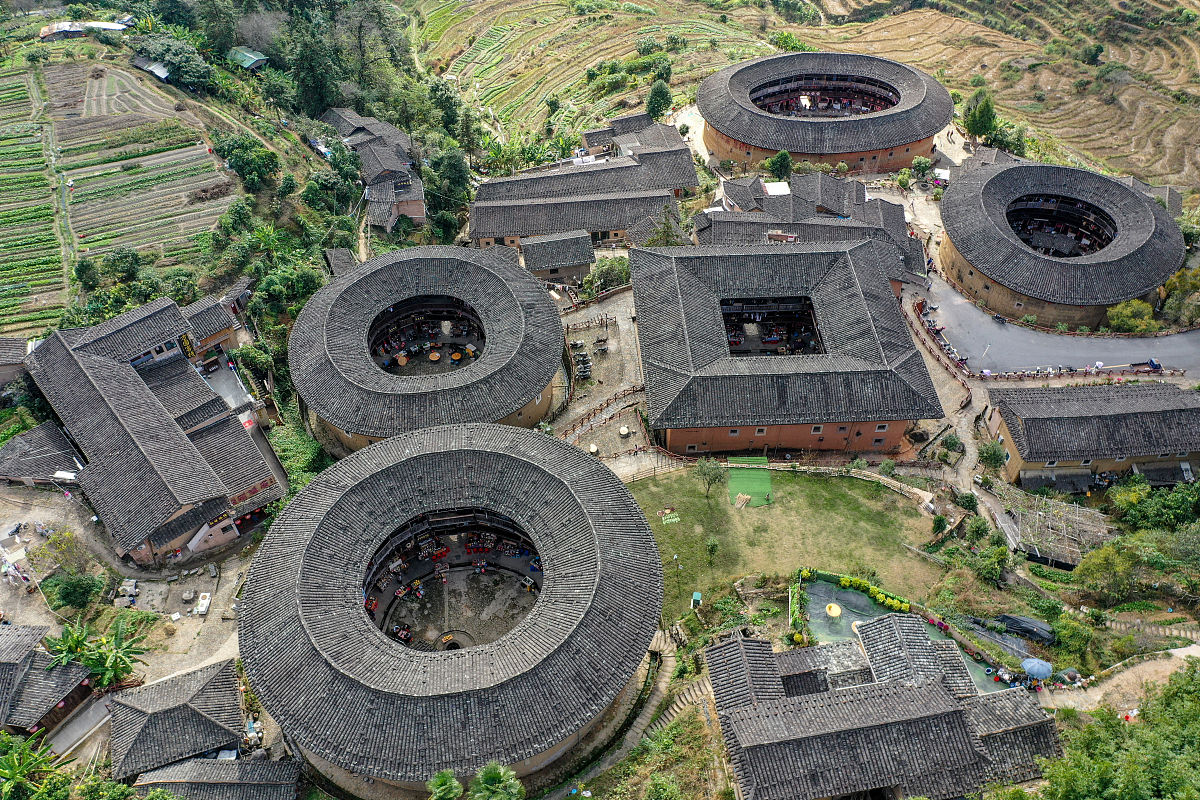 漳州旅游指南：必看景点推荐 - 海岛、土楼、公园、山峰
