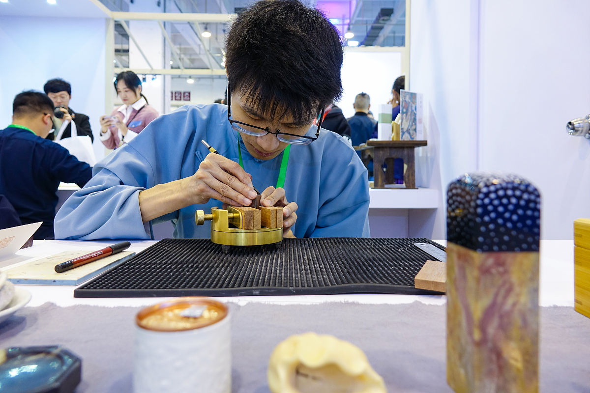 山西青年职业学院工艺美术品设计专业学什么？课程内容深度解析