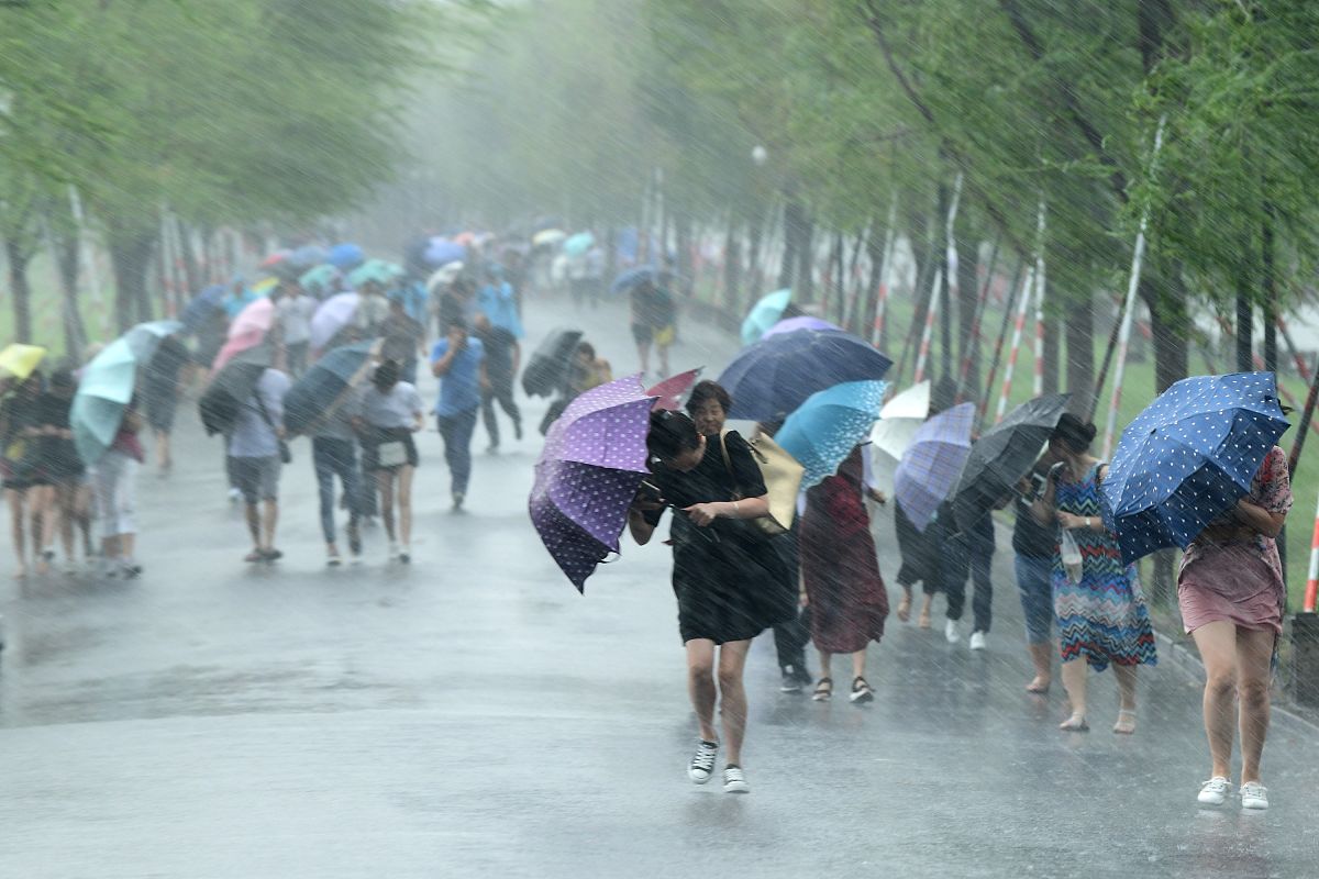 浙江天气：一半暴雨一半高温，还有更大反扑？网友：真是任性！