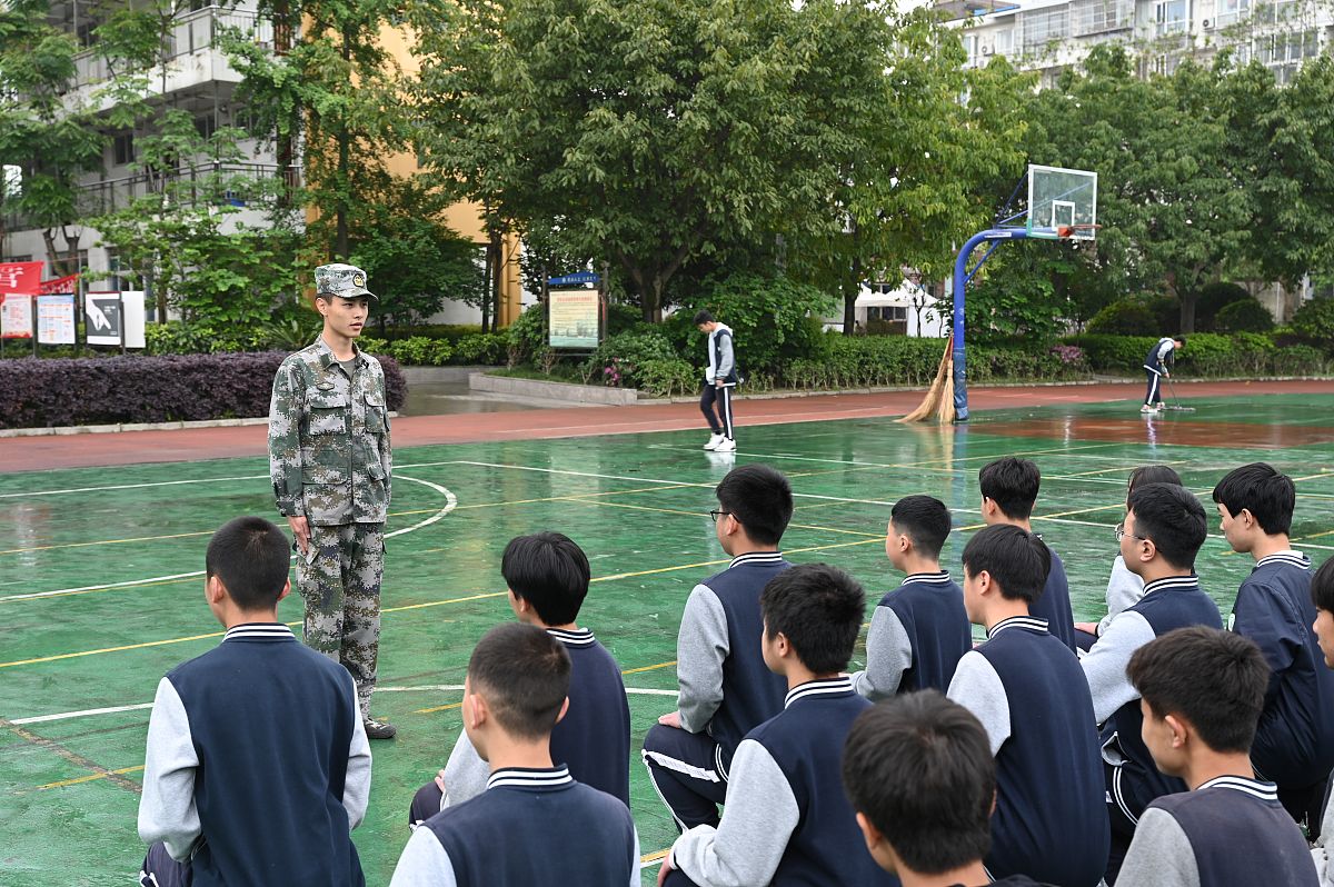 重庆市龙门浩职业中学校航空服务专业好就业吗