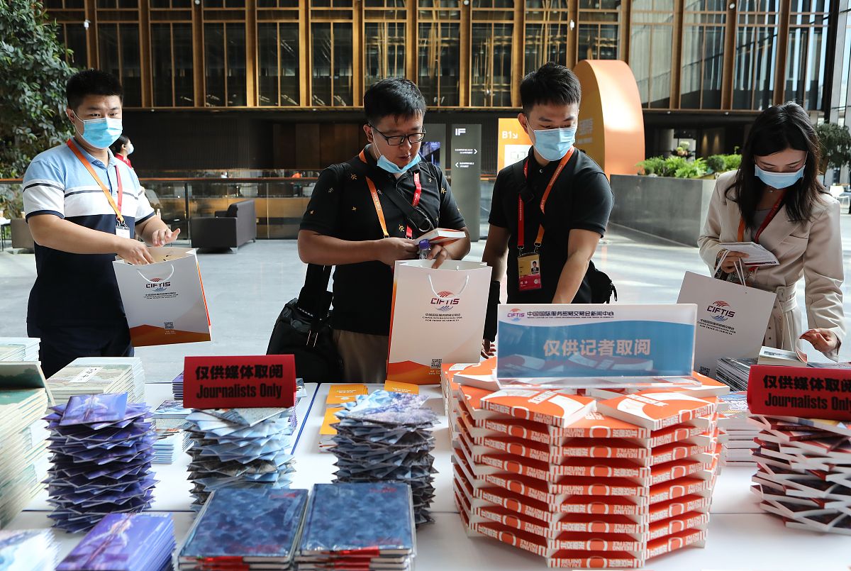 福州媒体求助热线：12345678，24小时为您服务！