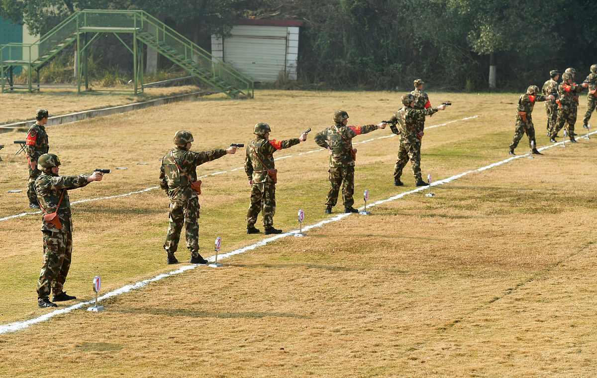 在部队训练中所遇到的困难及解决方法需要一篇文章
