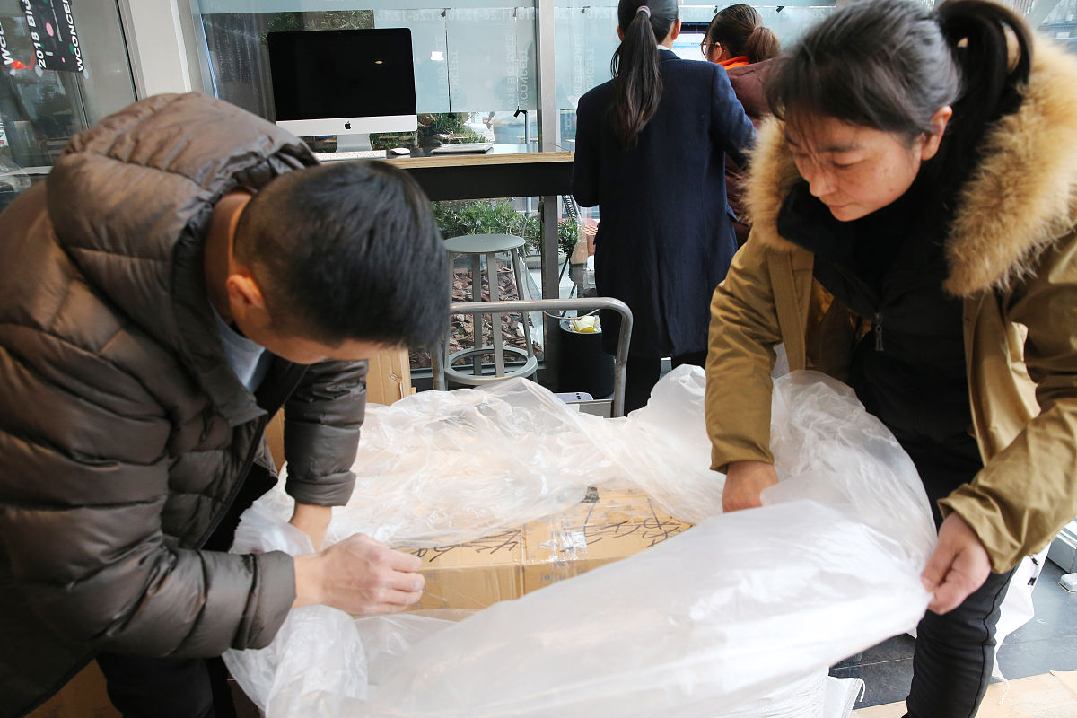 我是中国福利彩票发行管理中心战略发展部的市场分析人员对江苏福利彩票开展了长达四周的调研其中一周在江苏省福利彩票发行中心调研两周在南京市福利彩票发行中心调研最后一周在苏州市福利彩票发行中心调研现要进行调研收获和心得分享请从市场开发和管理的角度写一份提纲