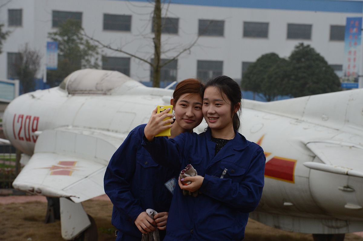 飞机维修毕业生薪资待遇：揭秘新人收入和未来发展趋势