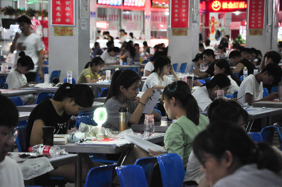 博白县职业中等专业学校会计专业课程设置及就业前景