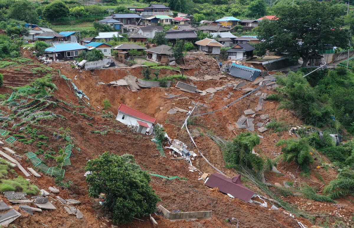 湖北恩施咸丰县山体滑坡致4死：灾害预警及防范刻不容缓