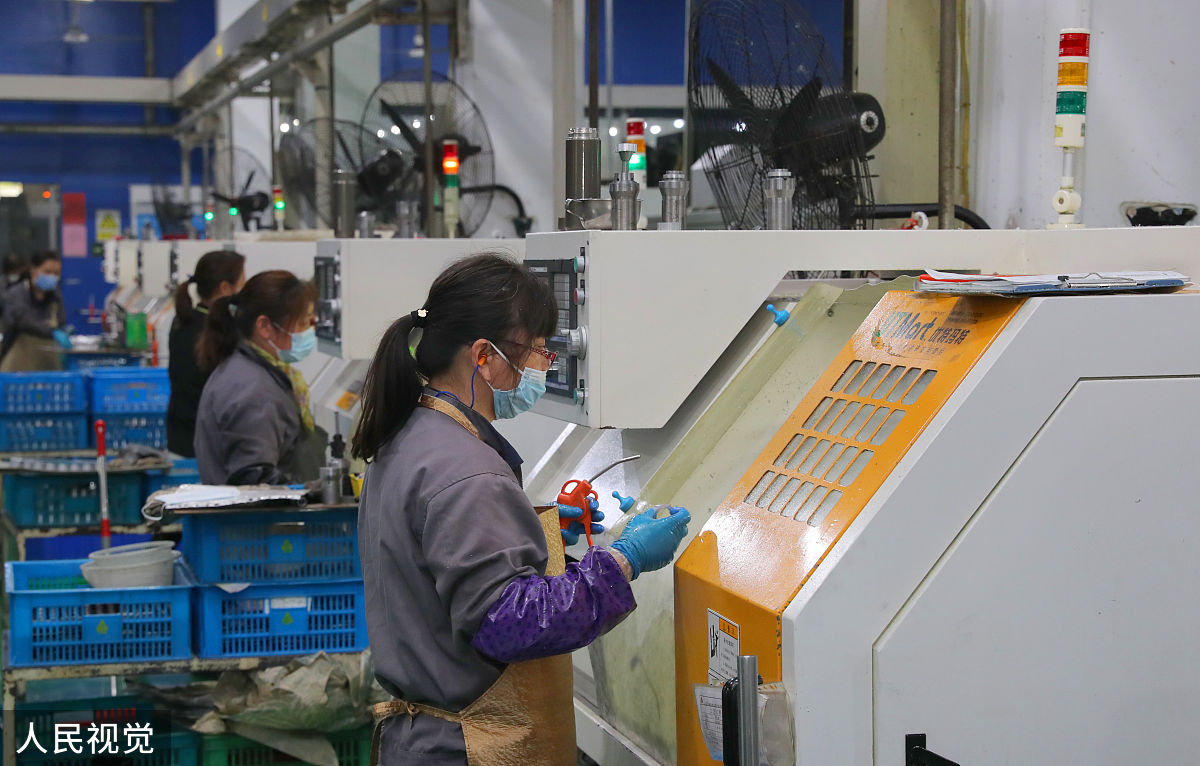 暑期实习报告：在XXX公司断路器和电抗器生产车间的实习经历