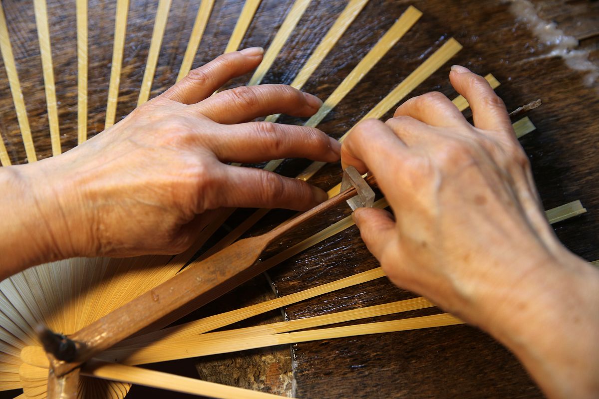 荣昌折扇：传统工艺，匠心制作
