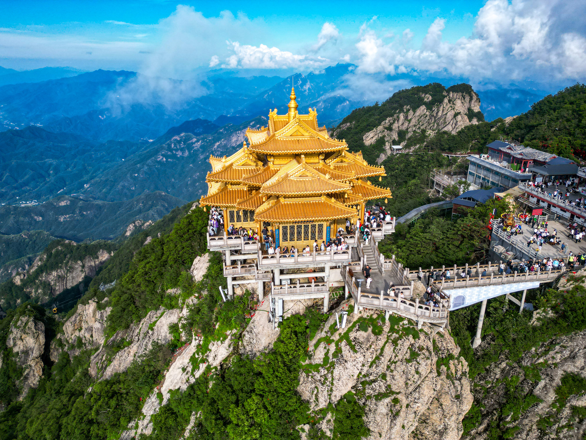 难忘的探险之旅：一个不同寻常的假日