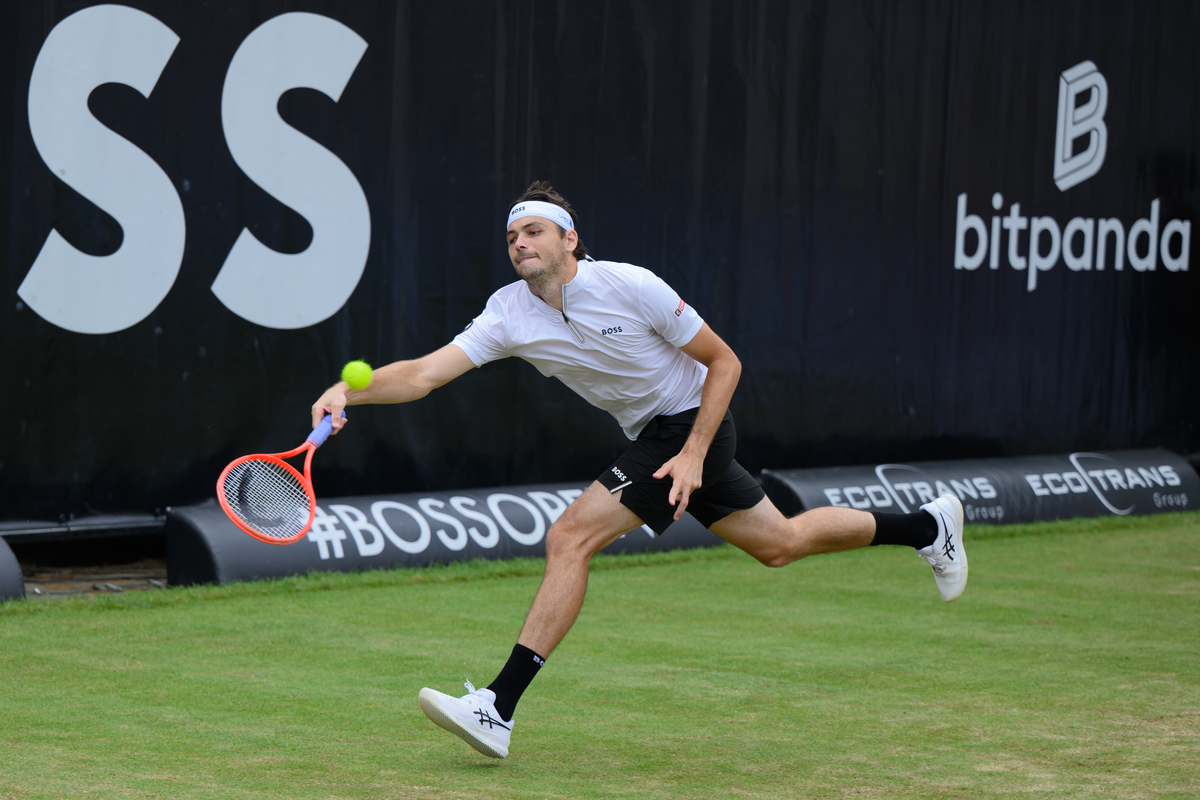 Tennis Players with Single-Handed Backhands: A List
